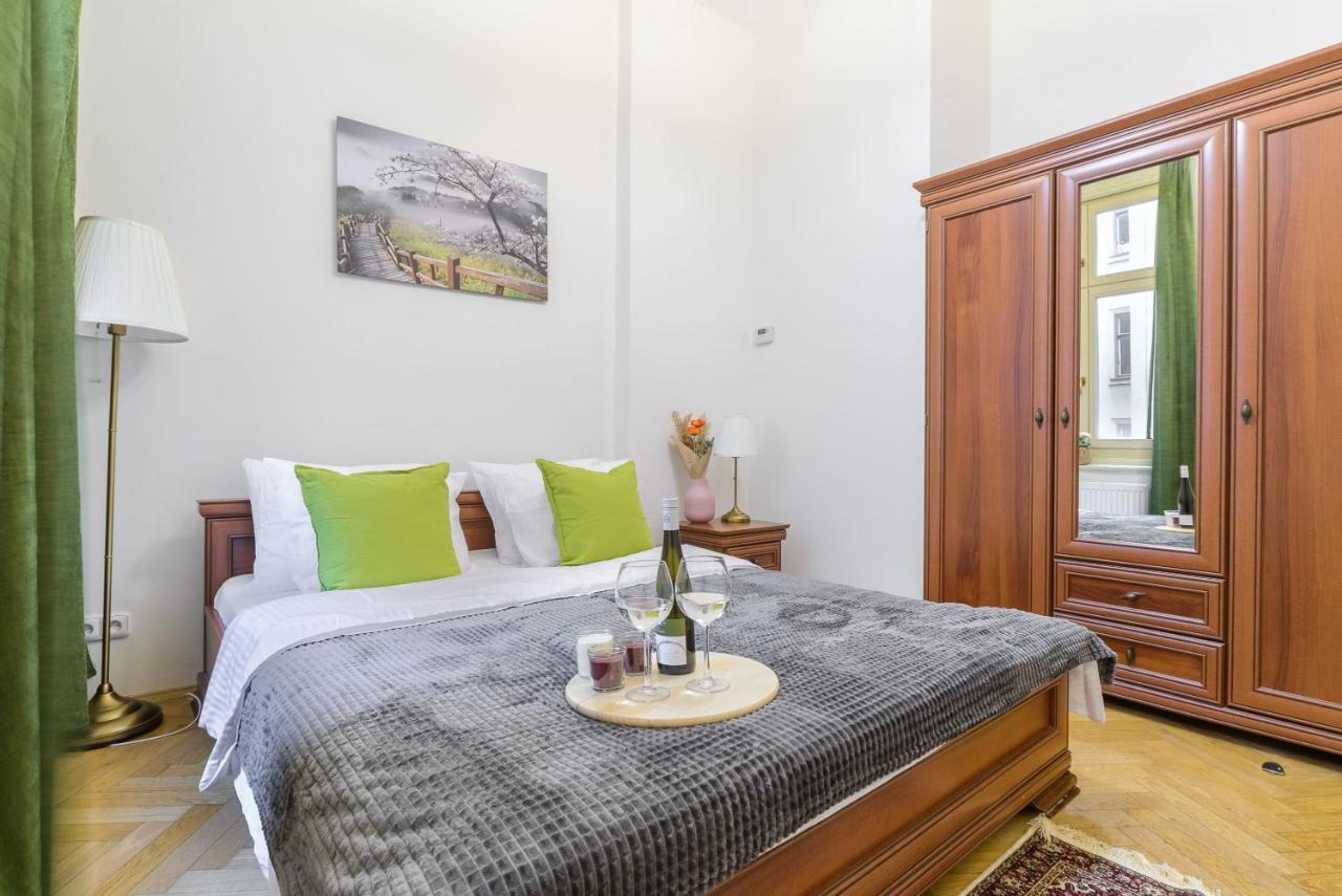 פראג Cozy Apartment Near Stefanikuv Most מראה חיצוני תמונה