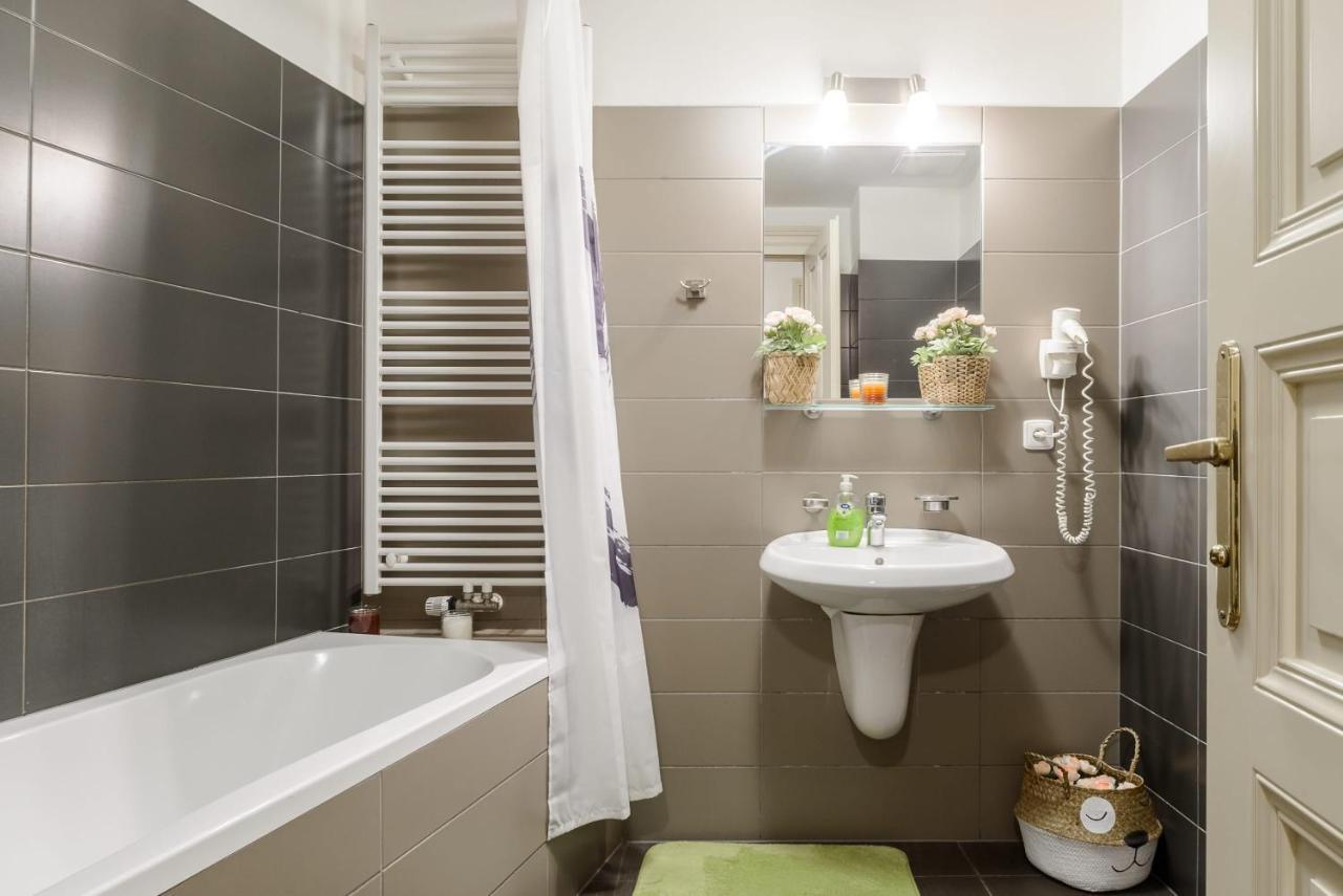 פראג Cozy Apartment Near Stefanikuv Most מראה חיצוני תמונה