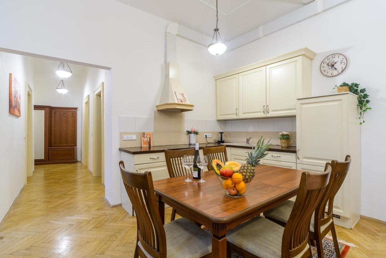 פראג Cozy Apartment Near Stefanikuv Most מראה חיצוני תמונה