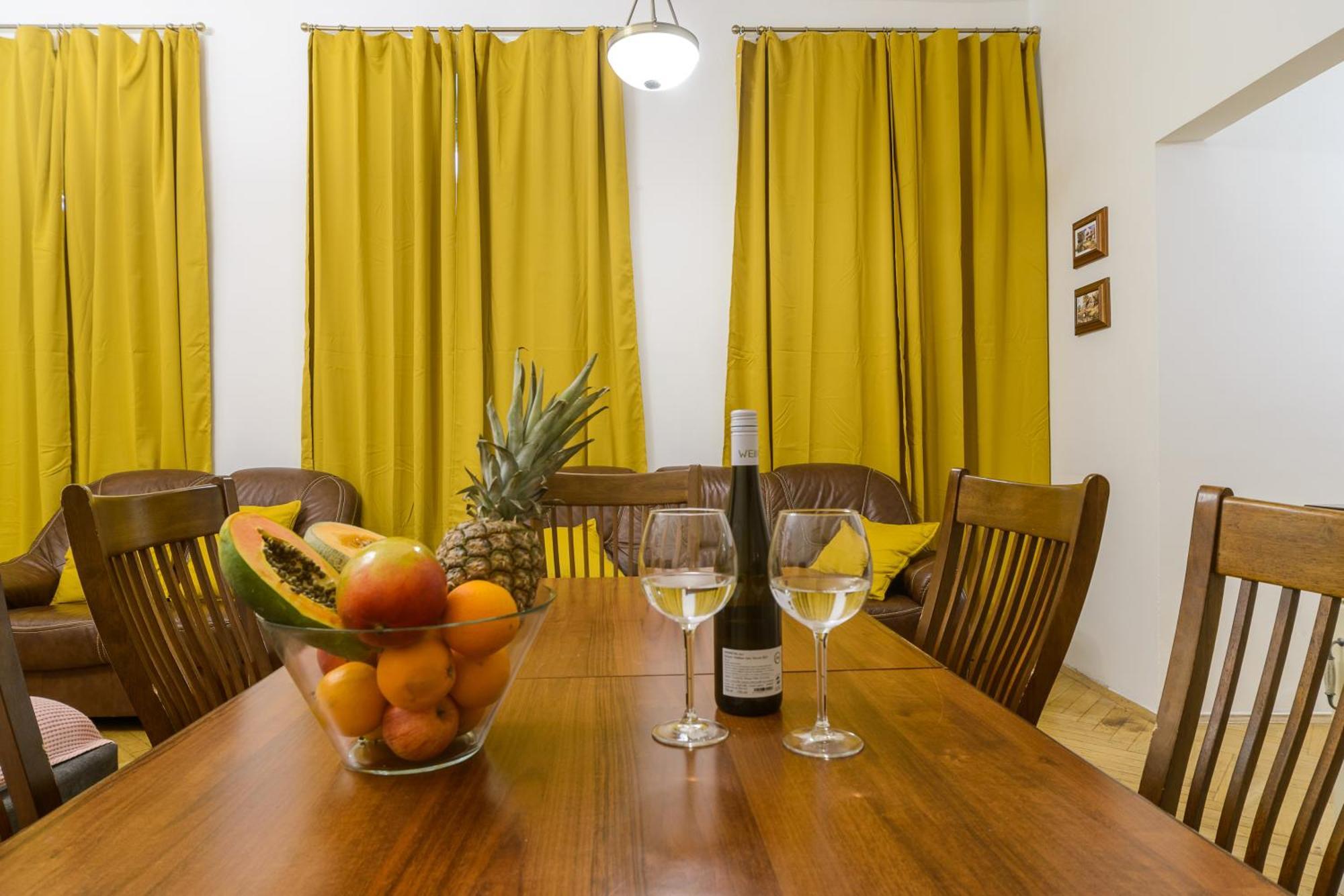פראג Cozy Apartment Near Stefanikuv Most מראה חיצוני תמונה